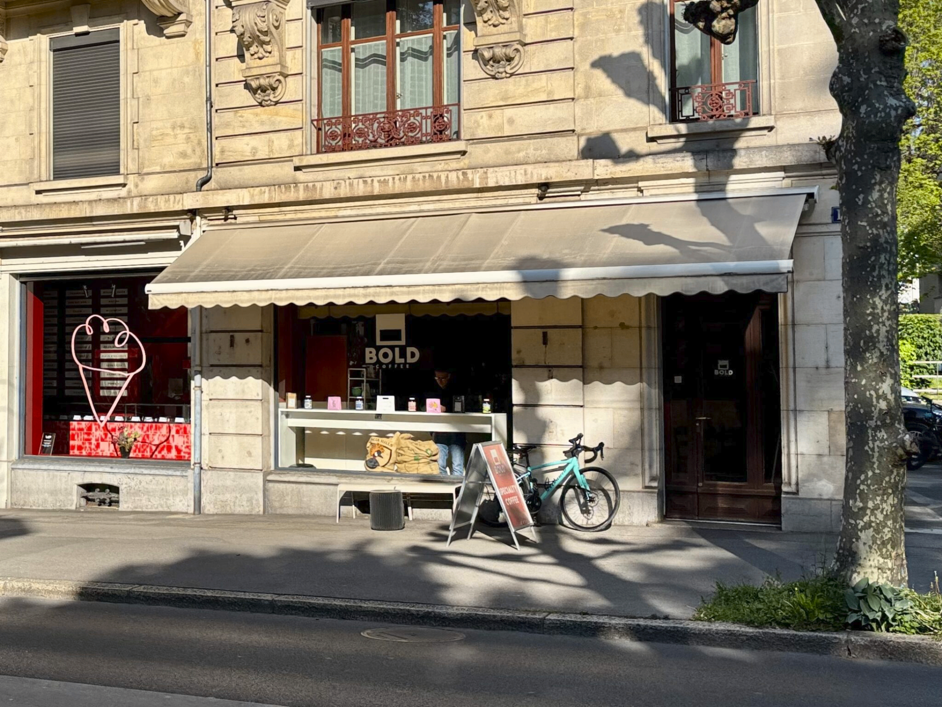Façade de Bold Coffee à Lausanne